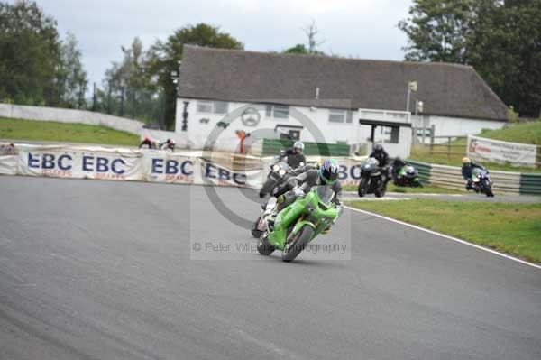 Mallory park Leicestershire;Mallory park photographs;Motorcycle action photographs;event digital images;eventdigitalimages;mallory park;no limits trackday;peter wileman photography;trackday;trackday digital images;trackday photos