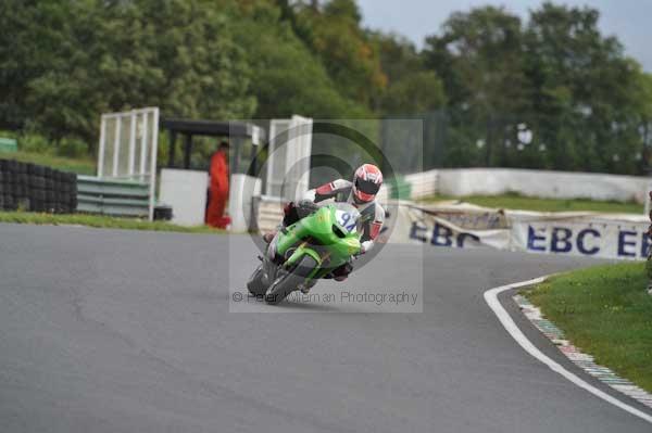 Mallory park Leicestershire;Mallory park photographs;Motorcycle action photographs;event digital images;eventdigitalimages;mallory park;no limits trackday;peter wileman photography;trackday;trackday digital images;trackday photos