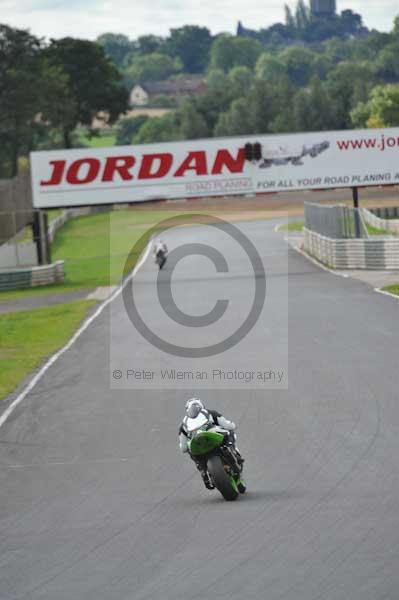 Mallory park Leicestershire;Mallory park photographs;Motorcycle action photographs;event digital images;eventdigitalimages;mallory park;no limits trackday;peter wileman photography;trackday;trackday digital images;trackday photos