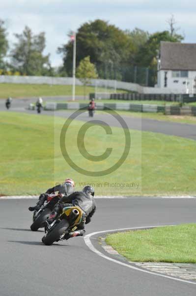 Mallory park Leicestershire;Mallory park photographs;Motorcycle action photographs;event digital images;eventdigitalimages;mallory park;no limits trackday;peter wileman photography;trackday;trackday digital images;trackday photos