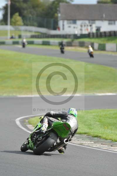 Mallory park Leicestershire;Mallory park photographs;Motorcycle action photographs;event digital images;eventdigitalimages;mallory park;no limits trackday;peter wileman photography;trackday;trackday digital images;trackday photos