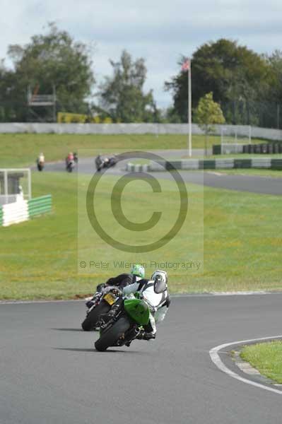 Mallory park Leicestershire;Mallory park photographs;Motorcycle action photographs;event digital images;eventdigitalimages;mallory park;no limits trackday;peter wileman photography;trackday;trackday digital images;trackday photos