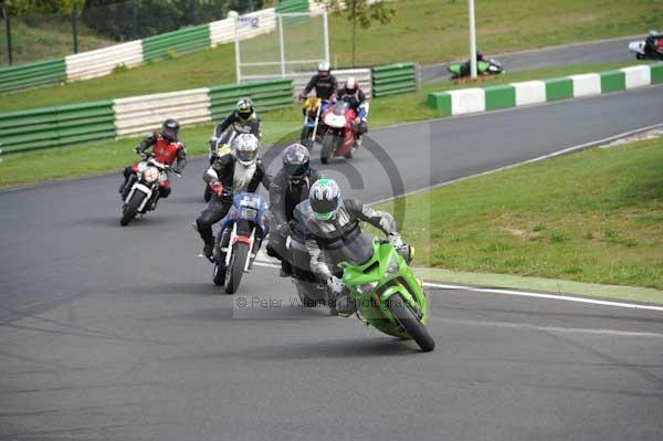 Mallory park Leicestershire;Mallory park photographs;Motorcycle action photographs;event digital images;eventdigitalimages;mallory park;no limits trackday;peter wileman photography;trackday;trackday digital images;trackday photos