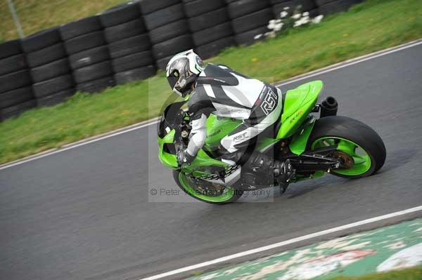 Mallory park Leicestershire;Mallory park photographs;Motorcycle action photographs;event digital images;eventdigitalimages;mallory park;no limits trackday;peter wileman photography;trackday;trackday digital images;trackday photos