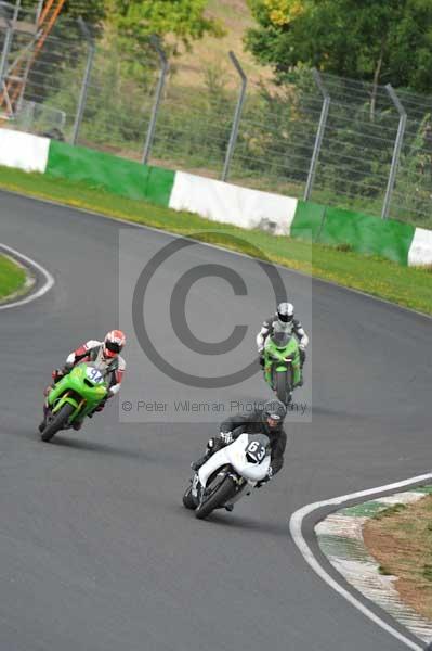 Mallory park Leicestershire;Mallory park photographs;Motorcycle action photographs;event digital images;eventdigitalimages;mallory park;no limits trackday;peter wileman photography;trackday;trackday digital images;trackday photos