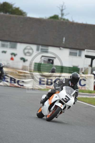 Mallory park Leicestershire;Mallory park photographs;Motorcycle action photographs;event digital images;eventdigitalimages;mallory park;no limits trackday;peter wileman photography;trackday;trackday digital images;trackday photos