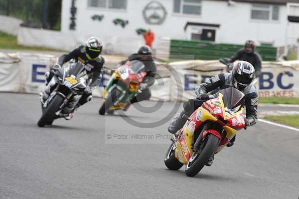 Mallory park Leicestershire;Mallory park photographs;Motorcycle action photographs;event digital images;eventdigitalimages;mallory park;no limits trackday;peter wileman photography;trackday;trackday digital images;trackday photos