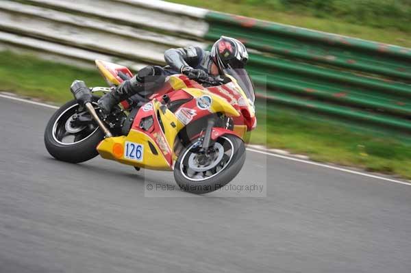 Mallory park Leicestershire;Mallory park photographs;Motorcycle action photographs;event digital images;eventdigitalimages;mallory park;no limits trackday;peter wileman photography;trackday;trackday digital images;trackday photos