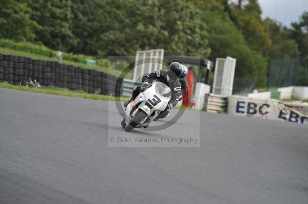 Mallory park Leicestershire;Mallory park photographs;Motorcycle action photographs;event digital images;eventdigitalimages;mallory park;no limits trackday;peter wileman photography;trackday;trackday digital images;trackday photos