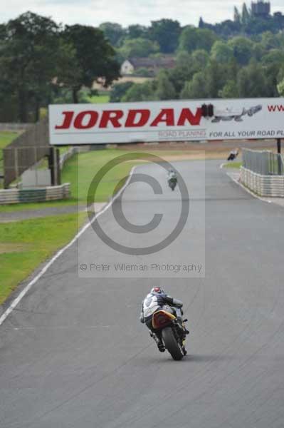 Mallory park Leicestershire;Mallory park photographs;Motorcycle action photographs;event digital images;eventdigitalimages;mallory park;no limits trackday;peter wileman photography;trackday;trackday digital images;trackday photos