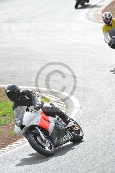 Mallory park Leicestershire;Mallory park photographs;Motorcycle action photographs;event digital images;eventdigitalimages;mallory park;no limits trackday;peter wileman photography;trackday;trackday digital images;trackday photos