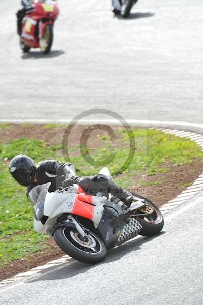 Mallory park Leicestershire;Mallory park photographs;Motorcycle action photographs;event digital images;eventdigitalimages;mallory park;no limits trackday;peter wileman photography;trackday;trackday digital images;trackday photos