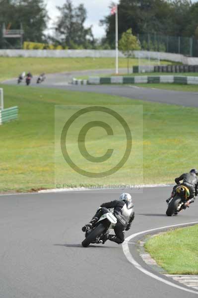 Mallory park Leicestershire;Mallory park photographs;Motorcycle action photographs;event digital images;eventdigitalimages;mallory park;no limits trackday;peter wileman photography;trackday;trackday digital images;trackday photos