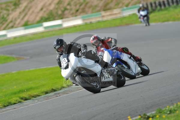 Mallory park Leicestershire;Mallory park photographs;Motorcycle action photographs;event digital images;eventdigitalimages;mallory park;no limits trackday;peter wileman photography;trackday;trackday digital images;trackday photos