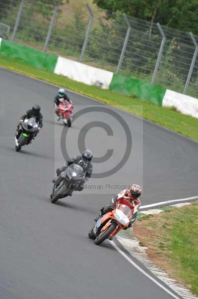 Mallory park Leicestershire;Mallory park photographs;Motorcycle action photographs;event digital images;eventdigitalimages;mallory park;no limits trackday;peter wileman photography;trackday;trackday digital images;trackday photos