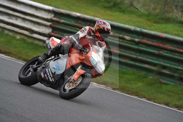 Mallory park Leicestershire;Mallory park photographs;Motorcycle action photographs;event digital images;eventdigitalimages;mallory park;no limits trackday;peter wileman photography;trackday;trackday digital images;trackday photos