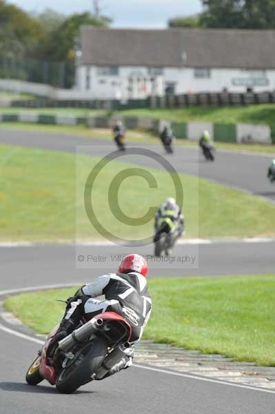 Mallory park Leicestershire;Mallory park photographs;Motorcycle action photographs;event digital images;eventdigitalimages;mallory park;no limits trackday;peter wileman photography;trackday;trackday digital images;trackday photos