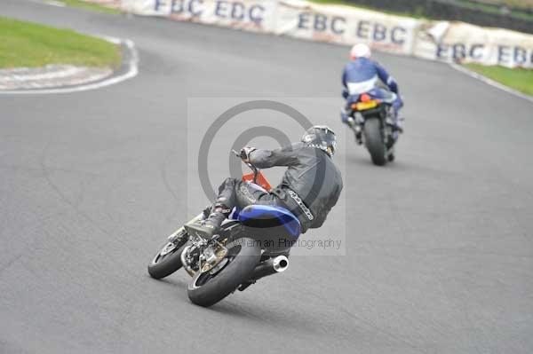 Mallory park Leicestershire;Mallory park photographs;Motorcycle action photographs;event digital images;eventdigitalimages;mallory park;no limits trackday;peter wileman photography;trackday;trackday digital images;trackday photos