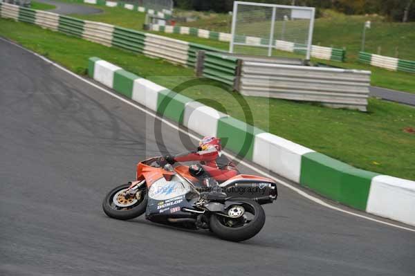 Mallory park Leicestershire;Mallory park photographs;Motorcycle action photographs;event digital images;eventdigitalimages;mallory park;no limits trackday;peter wileman photography;trackday;trackday digital images;trackday photos