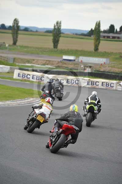 Mallory park Leicestershire;Mallory park photographs;Motorcycle action photographs;event digital images;eventdigitalimages;mallory park;no limits trackday;peter wileman photography;trackday;trackday digital images;trackday photos