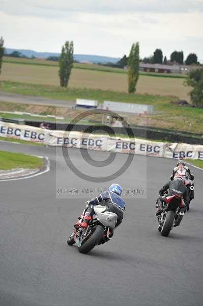 Mallory park Leicestershire;Mallory park photographs;Motorcycle action photographs;event digital images;eventdigitalimages;mallory park;no limits trackday;peter wileman photography;trackday;trackday digital images;trackday photos