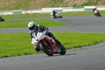 Mallory-park-Leicestershire;Mallory-park-photographs;Motorcycle-action-photographs;event-digital-images;eventdigitalimages;mallory-park;no-limits-trackday;peter-wileman-photography;trackday;trackday-digital-images;trackday-photos