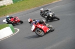 Mallory-park-Leicestershire;Mallory-park-photographs;Motorcycle-action-photographs;event-digital-images;eventdigitalimages;mallory-park;no-limits-trackday;peter-wileman-photography;trackday;trackday-digital-images;trackday-photos