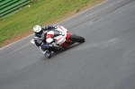 Mallory-park-Leicestershire;Mallory-park-photographs;Motorcycle-action-photographs;event-digital-images;eventdigitalimages;mallory-park;no-limits-trackday;peter-wileman-photography;trackday;trackday-digital-images;trackday-photos