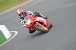 Mallory-park-Leicestershire;Mallory-park-photographs;Motorcycle-action-photographs;event-digital-images;eventdigitalimages;mallory-park;no-limits-trackday;peter-wileman-photography;trackday;trackday-digital-images;trackday-photos