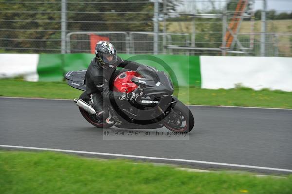 Mallory park Leicestershire;Mallory park photographs;Motorcycle action photographs;event digital images;eventdigitalimages;mallory park;no limits trackday;peter wileman photography;trackday;trackday digital images;trackday photos