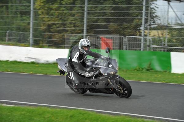 Mallory park Leicestershire;Mallory park photographs;Motorcycle action photographs;event digital images;eventdigitalimages;mallory park;no limits trackday;peter wileman photography;trackday;trackday digital images;trackday photos