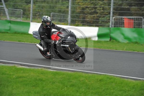 Mallory park Leicestershire;Mallory park photographs;Motorcycle action photographs;event digital images;eventdigitalimages;mallory park;no limits trackday;peter wileman photography;trackday;trackday digital images;trackday photos