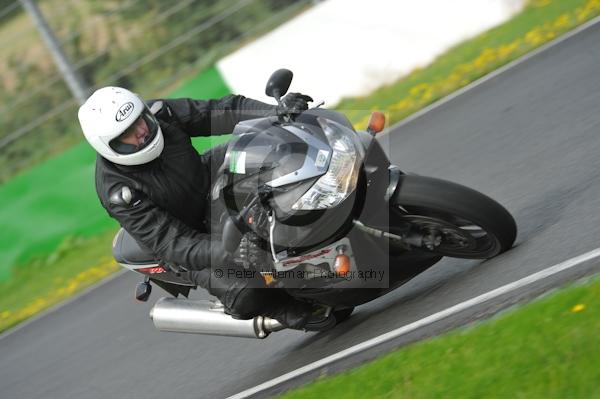 Mallory park Leicestershire;Mallory park photographs;Motorcycle action photographs;event digital images;eventdigitalimages;mallory park;no limits trackday;peter wileman photography;trackday;trackday digital images;trackday photos