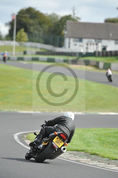 Mallory park Leicestershire;Mallory park photographs;Motorcycle action photographs;event digital images;eventdigitalimages;mallory park;no limits trackday;peter wileman photography;trackday;trackday digital images;trackday photos