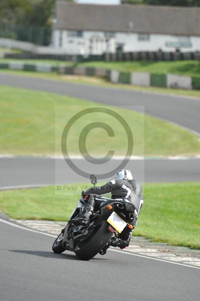 Mallory park Leicestershire;Mallory park photographs;Motorcycle action photographs;event digital images;eventdigitalimages;mallory park;no limits trackday;peter wileman photography;trackday;trackday digital images;trackday photos