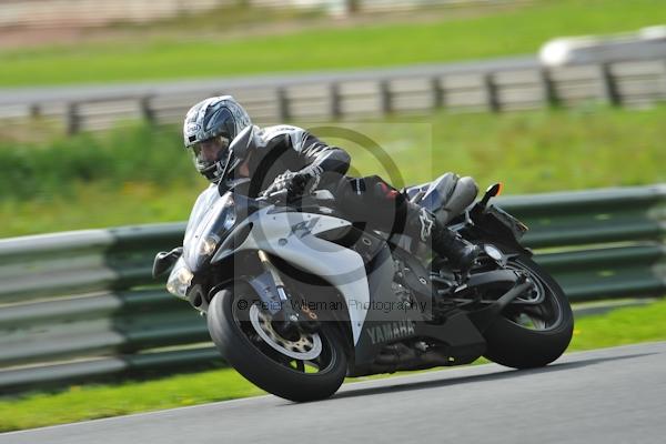 Mallory park Leicestershire;Mallory park photographs;Motorcycle action photographs;event digital images;eventdigitalimages;mallory park;no limits trackday;peter wileman photography;trackday;trackday digital images;trackday photos