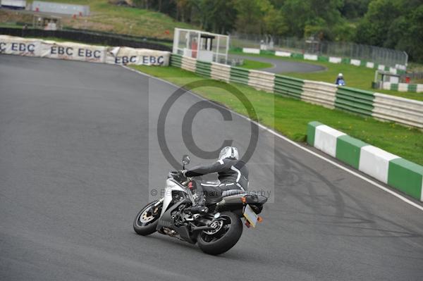 Mallory park Leicestershire;Mallory park photographs;Motorcycle action photographs;event digital images;eventdigitalimages;mallory park;no limits trackday;peter wileman photography;trackday;trackday digital images;trackday photos