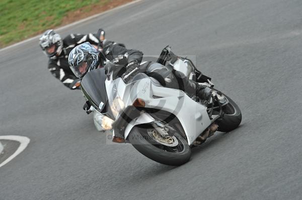 Mallory park Leicestershire;Mallory park photographs;Motorcycle action photographs;event digital images;eventdigitalimages;mallory park;no limits trackday;peter wileman photography;trackday;trackday digital images;trackday photos