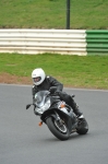 Mallory-park-Leicestershire;Mallory-park-photographs;Motorcycle-action-photographs;event-digital-images;eventdigitalimages;mallory-park;no-limits-trackday;peter-wileman-photography;trackday;trackday-digital-images;trackday-photos