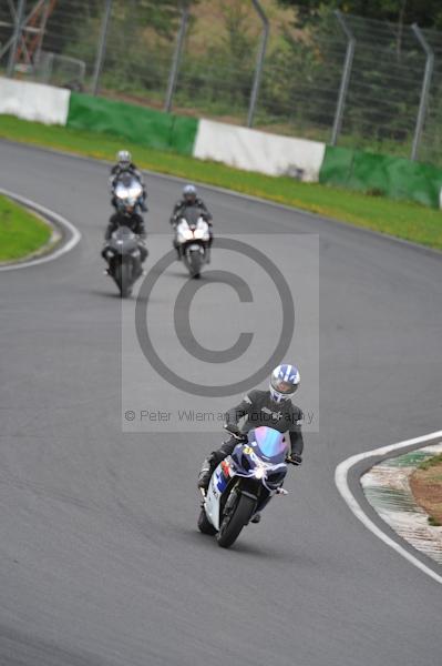 Mallory park Leicestershire;Mallory park photographs;Motorcycle action photographs;event digital images;eventdigitalimages;mallory park;no limits trackday;peter wileman photography;trackday;trackday digital images;trackday photos