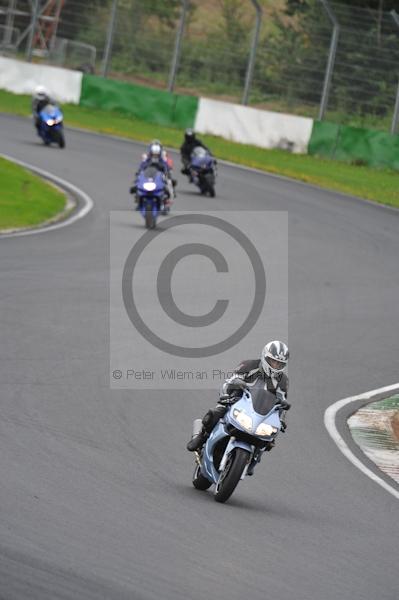 Mallory park Leicestershire;Mallory park photographs;Motorcycle action photographs;event digital images;eventdigitalimages;mallory park;no limits trackday;peter wileman photography;trackday;trackday digital images;trackday photos