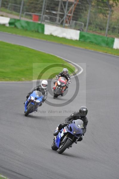 Mallory park Leicestershire;Mallory park photographs;Motorcycle action photographs;event digital images;eventdigitalimages;mallory park;no limits trackday;peter wileman photography;trackday;trackday digital images;trackday photos