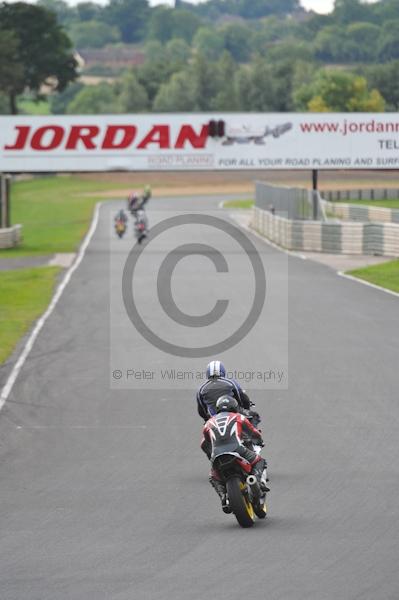 Mallory park Leicestershire;Mallory park photographs;Motorcycle action photographs;event digital images;eventdigitalimages;mallory park;no limits trackday;peter wileman photography;trackday;trackday digital images;trackday photos