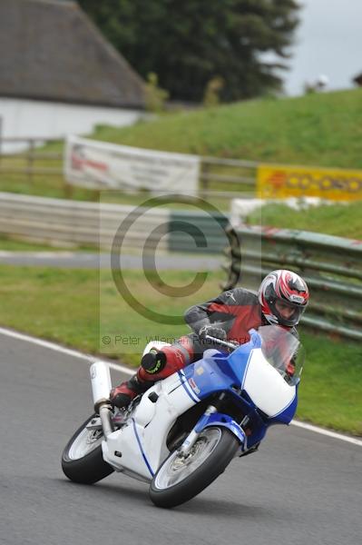 Mallory park Leicestershire;Mallory park photographs;Motorcycle action photographs;event digital images;eventdigitalimages;mallory park;no limits trackday;peter wileman photography;trackday;trackday digital images;trackday photos