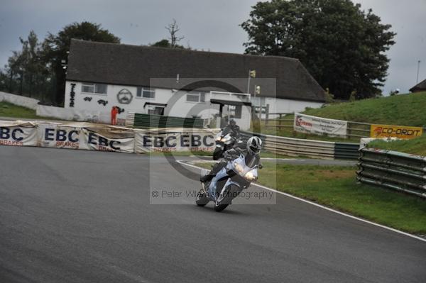 Mallory park Leicestershire;Mallory park photographs;Motorcycle action photographs;event digital images;eventdigitalimages;mallory park;no limits trackday;peter wileman photography;trackday;trackday digital images;trackday photos