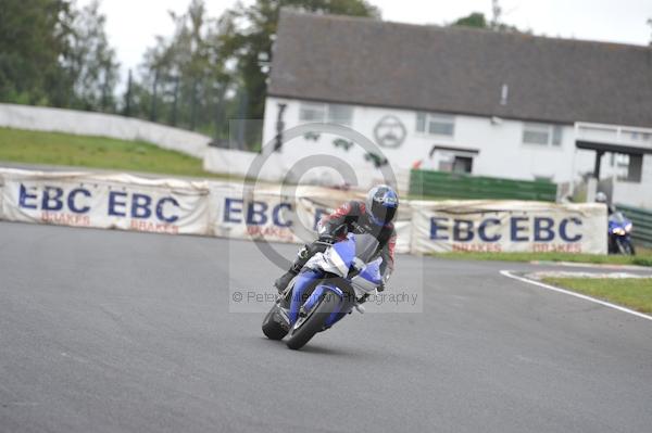 Mallory park Leicestershire;Mallory park photographs;Motorcycle action photographs;event digital images;eventdigitalimages;mallory park;no limits trackday;peter wileman photography;trackday;trackday digital images;trackday photos