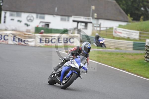 Mallory park Leicestershire;Mallory park photographs;Motorcycle action photographs;event digital images;eventdigitalimages;mallory park;no limits trackday;peter wileman photography;trackday;trackday digital images;trackday photos