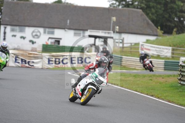 Mallory park Leicestershire;Mallory park photographs;Motorcycle action photographs;event digital images;eventdigitalimages;mallory park;no limits trackday;peter wileman photography;trackday;trackday digital images;trackday photos