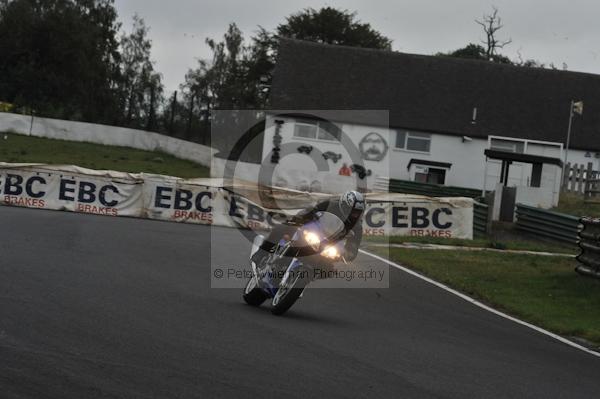 Mallory park Leicestershire;Mallory park photographs;Motorcycle action photographs;event digital images;eventdigitalimages;mallory park;no limits trackday;peter wileman photography;trackday;trackday digital images;trackday photos