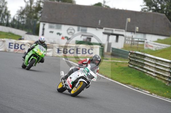 Mallory park Leicestershire;Mallory park photographs;Motorcycle action photographs;event digital images;eventdigitalimages;mallory park;no limits trackday;peter wileman photography;trackday;trackday digital images;trackday photos